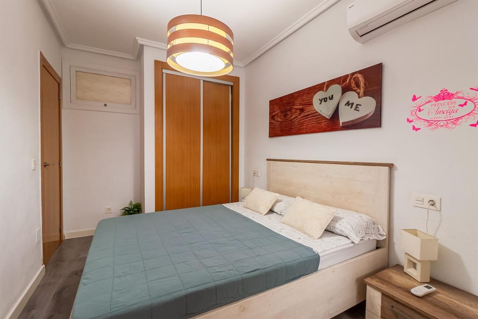 Bed, Bedroom, wardrobe, air conditioner