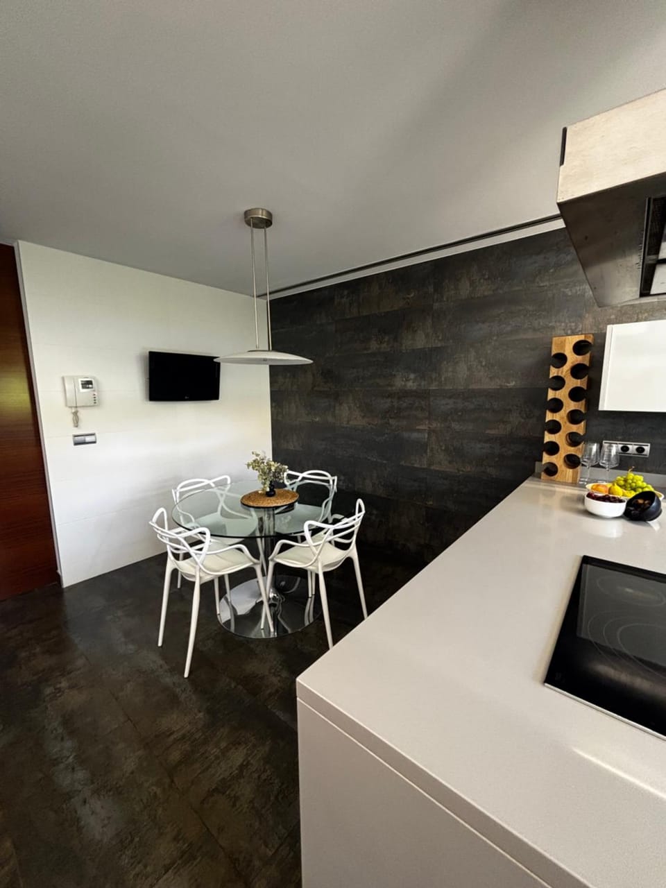 TV and multimedia, Kitchen or kitchenette