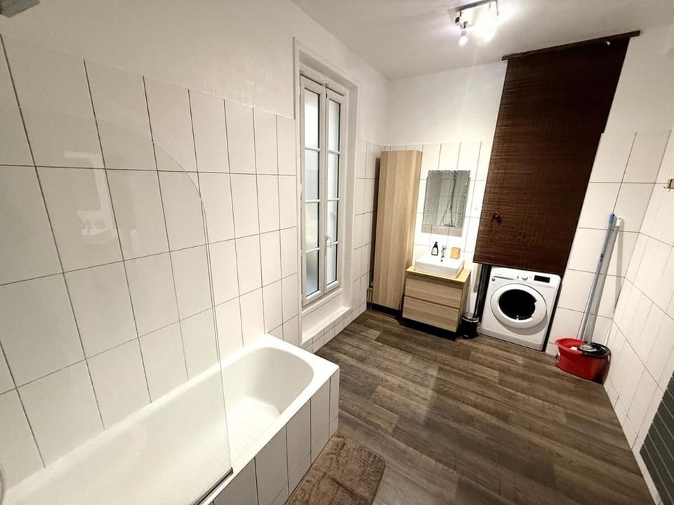 Le Grand Jaures 8 Personnes PARIS Apartment in Paris