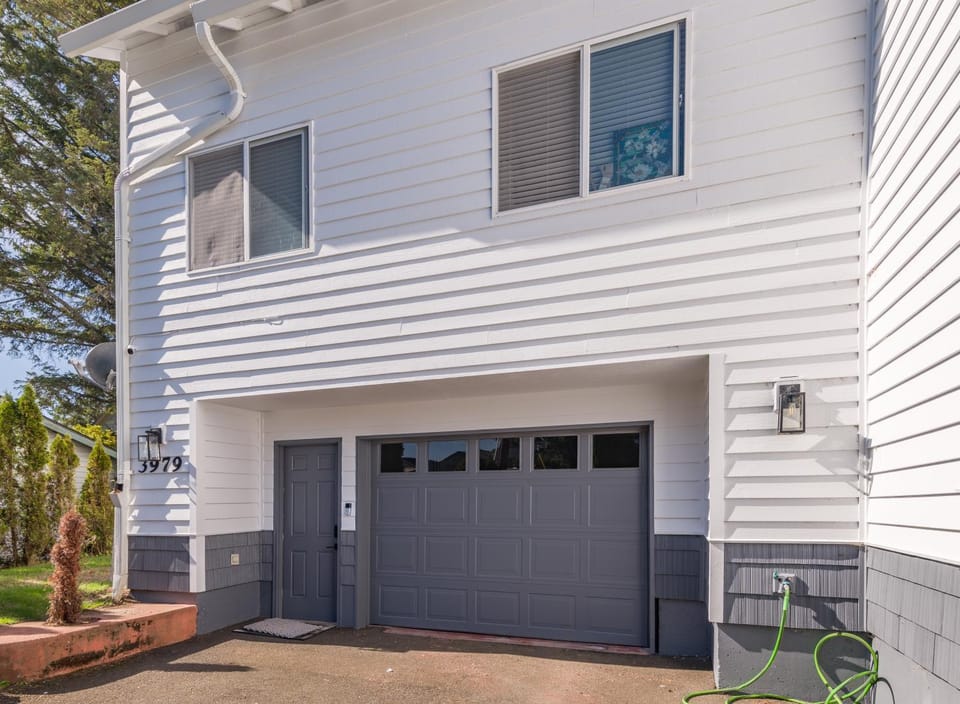 Coastal Adventures, Lake, Ocean, Casinos, Hiking House in Neotsu