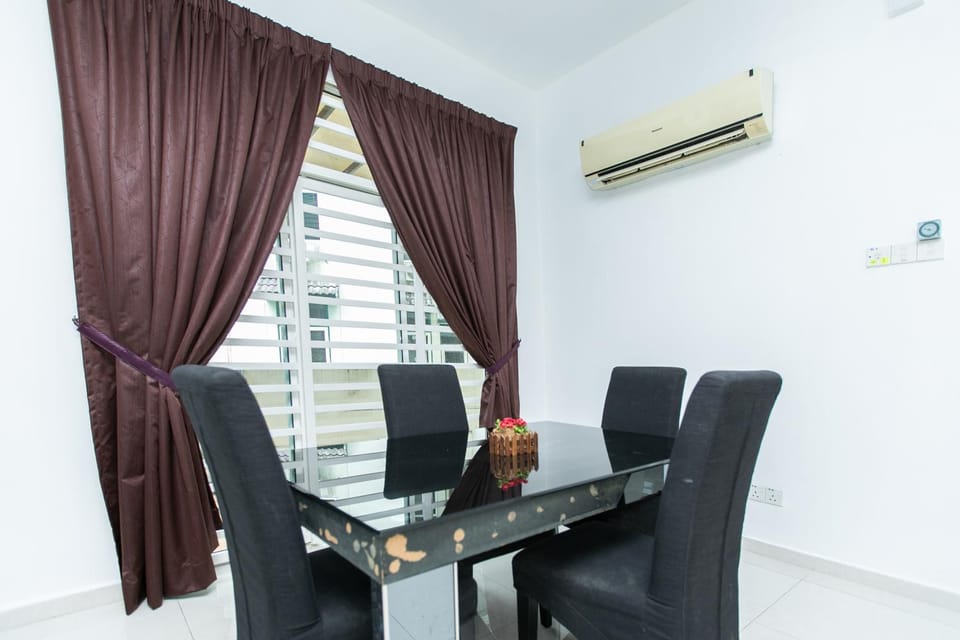 Tanjung Bungah Villa 20 pax Mahjong Snooker and More Close to Beach Villa in Tanjung Bungah