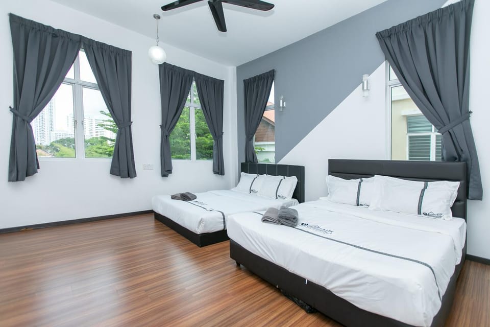 Tanjung Bungah Villa 20 pax Mahjong Snooker and More Close to Beach Villa in Tanjung Bungah