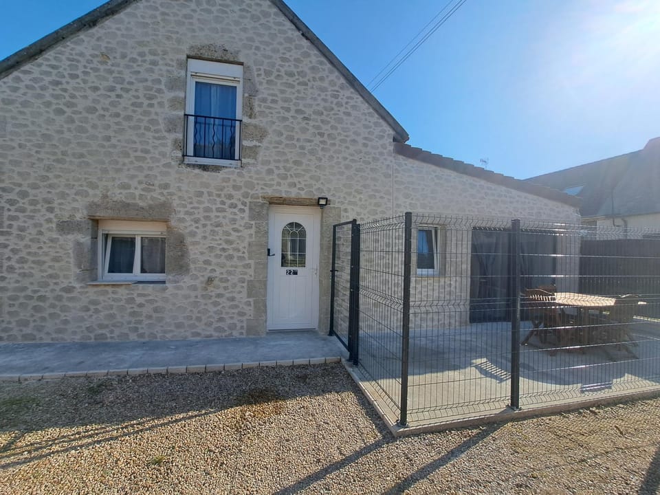 Property building, Day