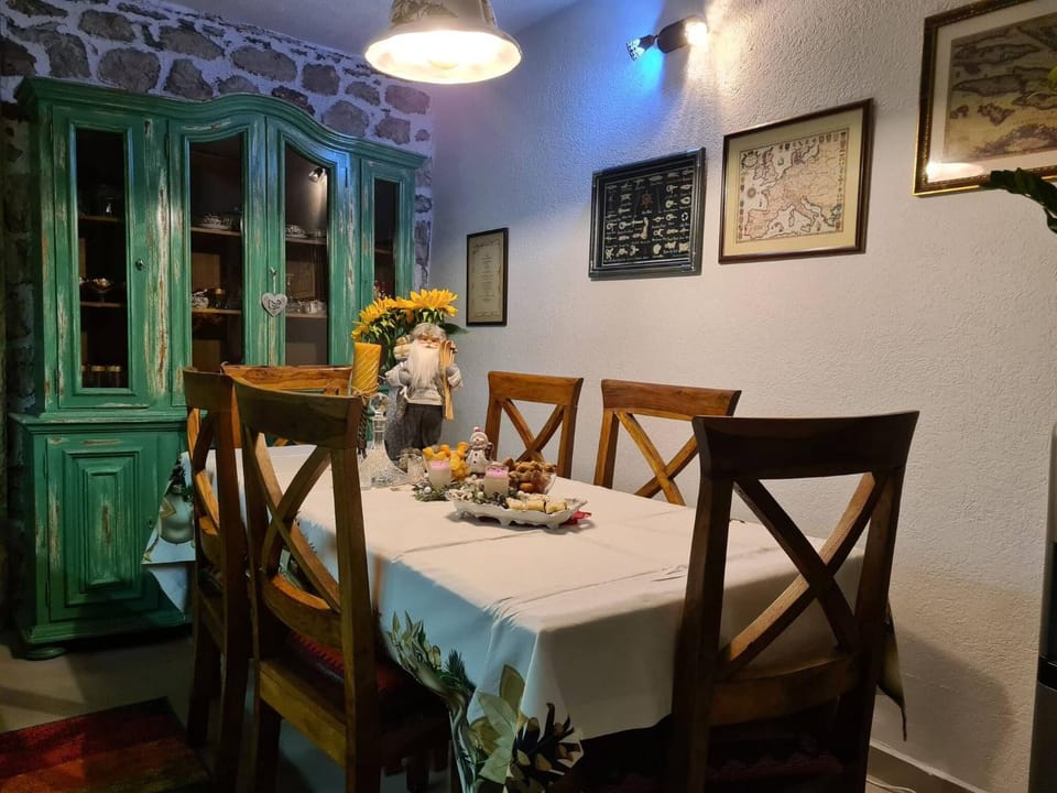 Night, Decorative detail, Seating area, Dining area, Dinner