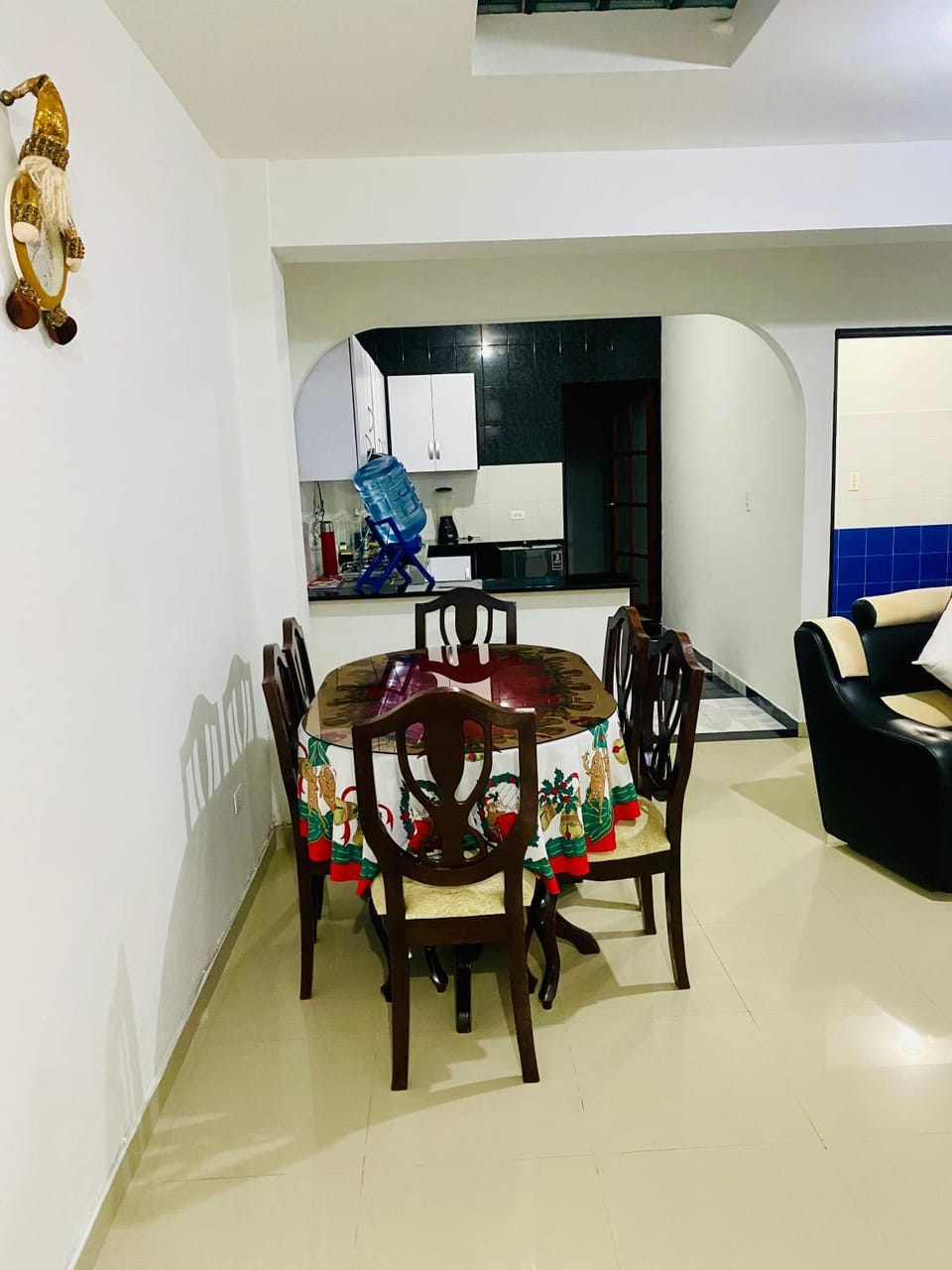 Seating area, Dining area