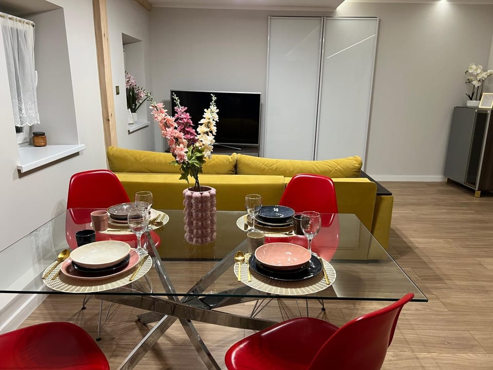 TV and multimedia, Kitchen or kitchenette, Living room, Seating area, Dining area, Evening entertainment