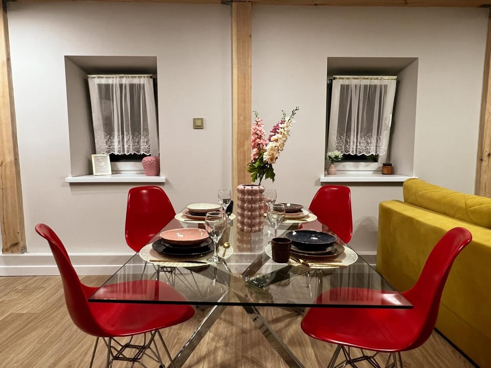 Living room, Seating area, Dining area