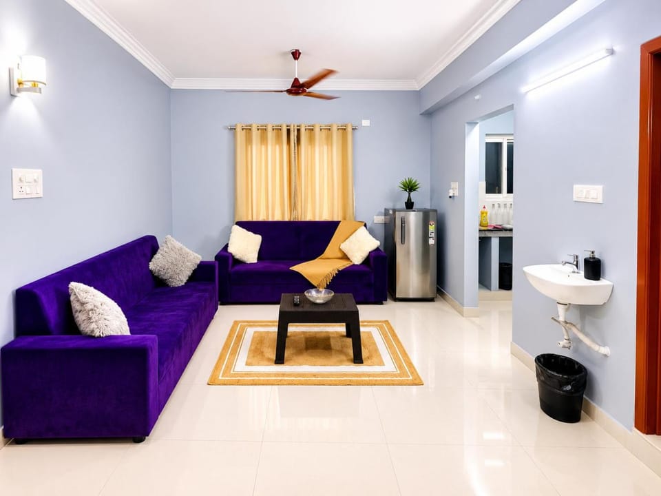 Spacious 2BHK Flat near Wipro Circle in Gowlidoddy Apartment in Hyderabad