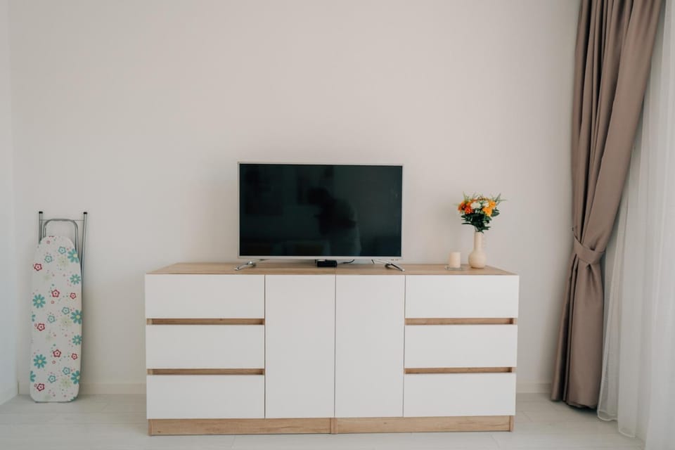 Grand Karavel - Luxury Central 1BR + Parking Apartment in Varna