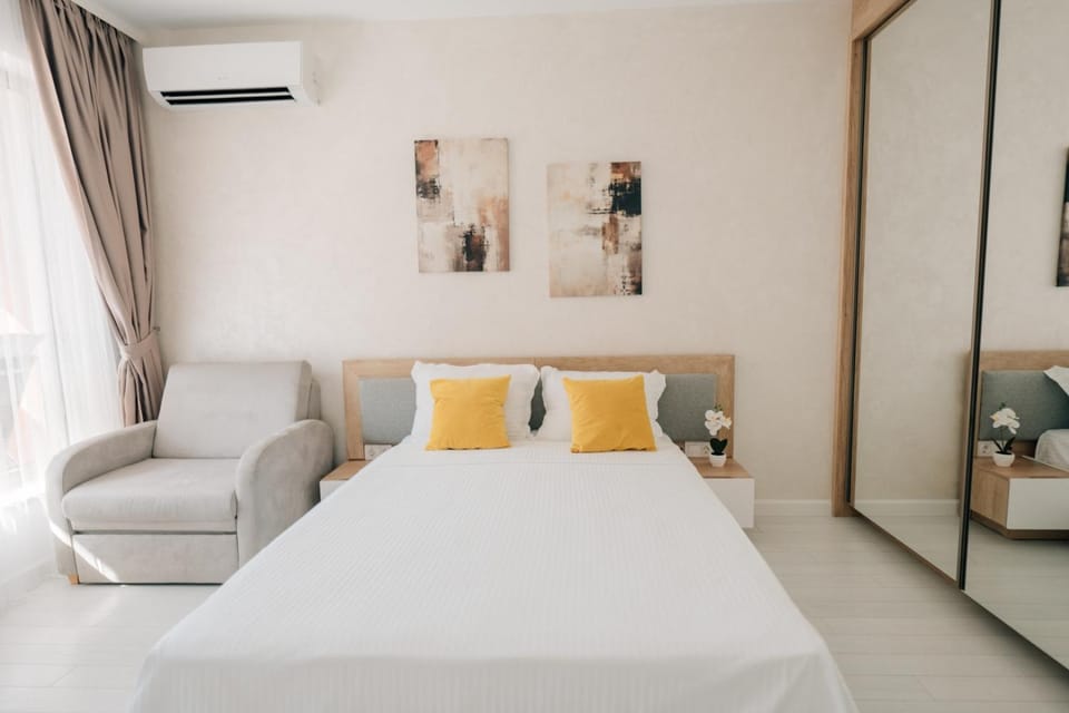 Grand Karavel - Luxury Central 1BR + Parking Apartment in Varna