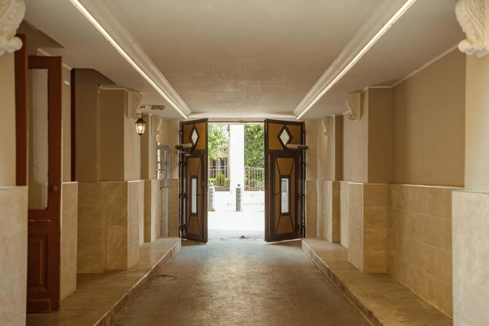 Luxe Skyline Serenity Retreat by Dohany Synagogue Apartment in Budapest
