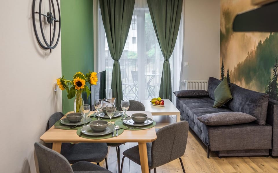Apartament Ostoja Parku Kasprowicza- z Sauną Apartment in Lower Silesian Voivodeship