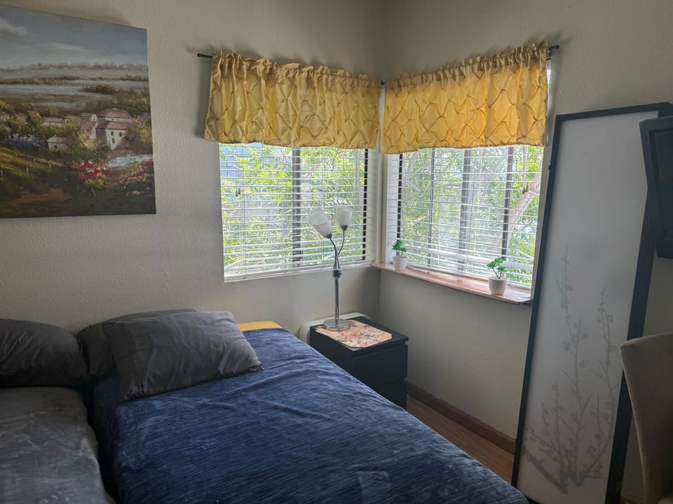 1140 Alta Loma Bed and Breakfast in West Hollywood