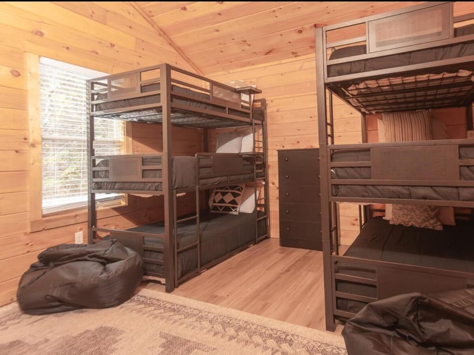 Relaxing cabin retreat-pool, hot tub and game room Cabin in Sevier County