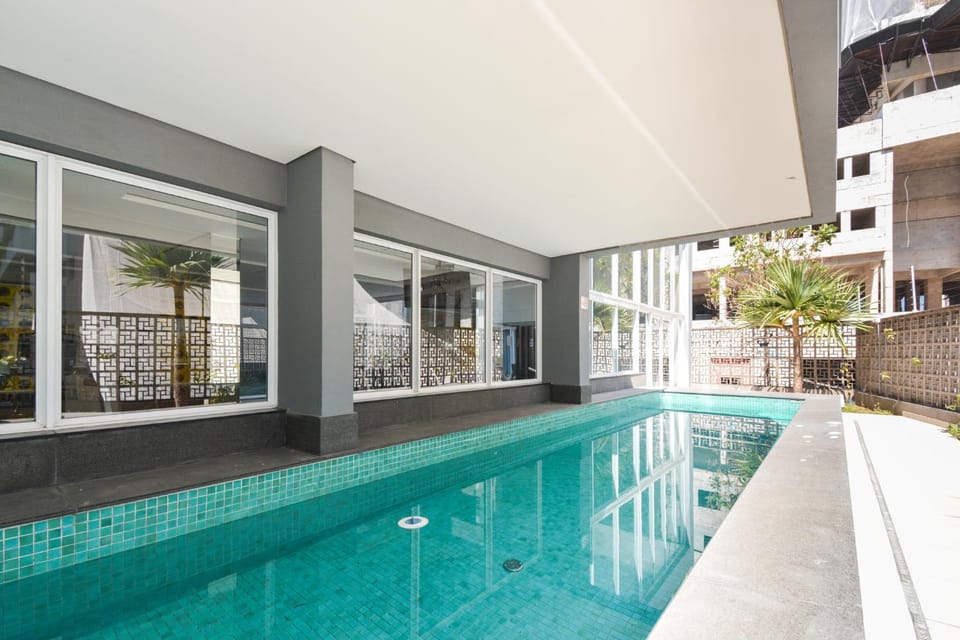 Swimming pool, Swimming pool