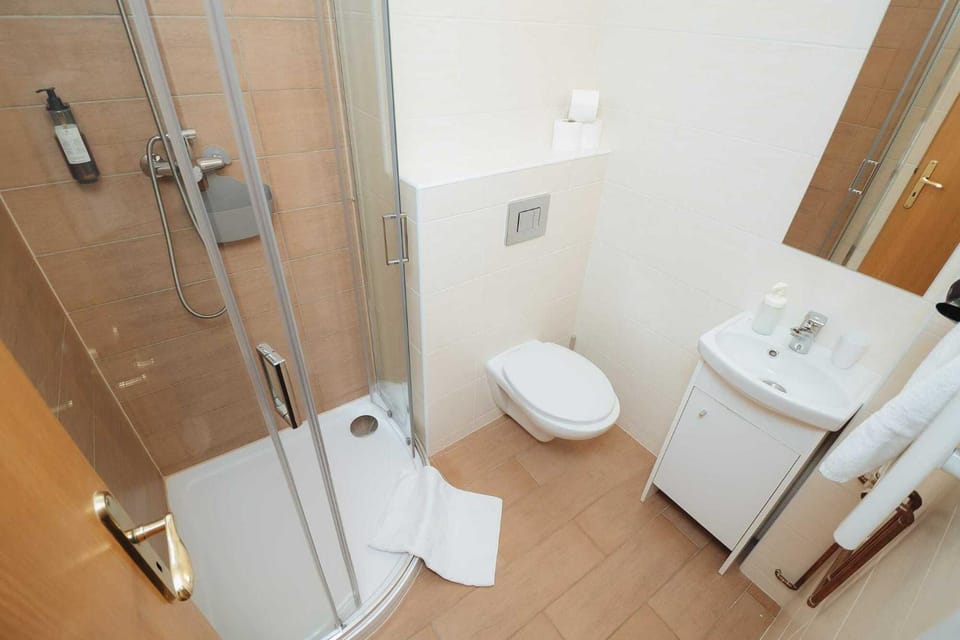 Penzion Mona Rooms & Apartments Bed and Breakfast in Lower Silesian Voivodeship