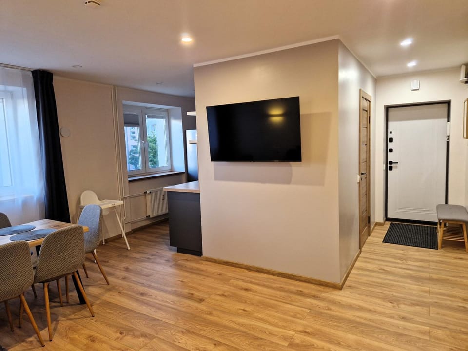 TV and multimedia, Photo of the whole room