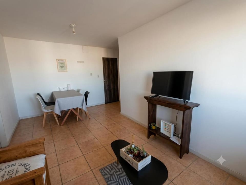 Communal lounge/ TV room, TV and multimedia, Dining area