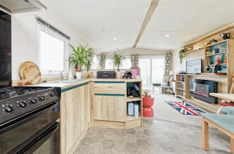 Lovely 2 bedroom holiday home in Whitstable Campground/ 
RV Resort in Whitstable