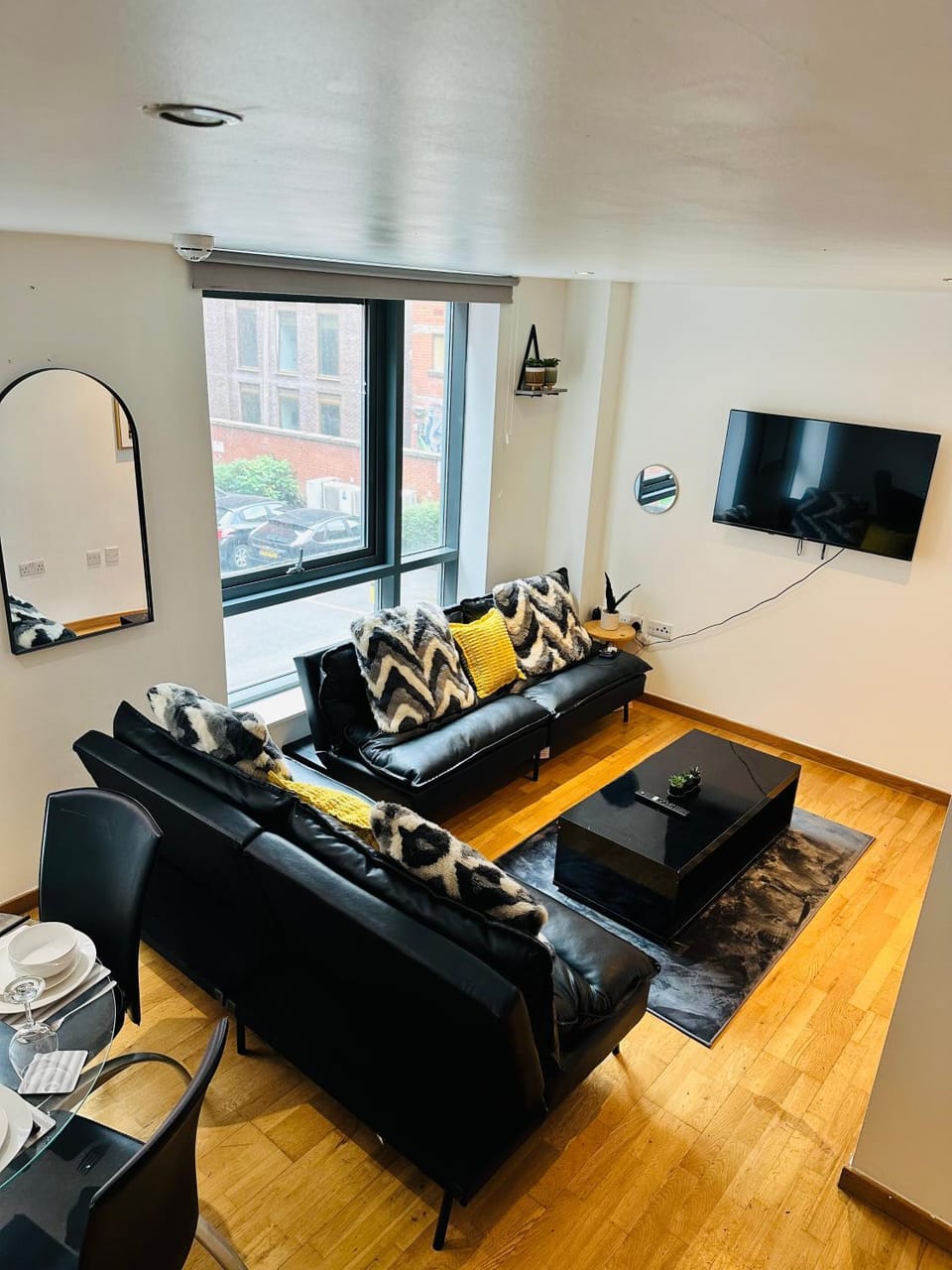 2 Bedroom City Centre Apartment Free Secure Parking Apartment in Liverpool