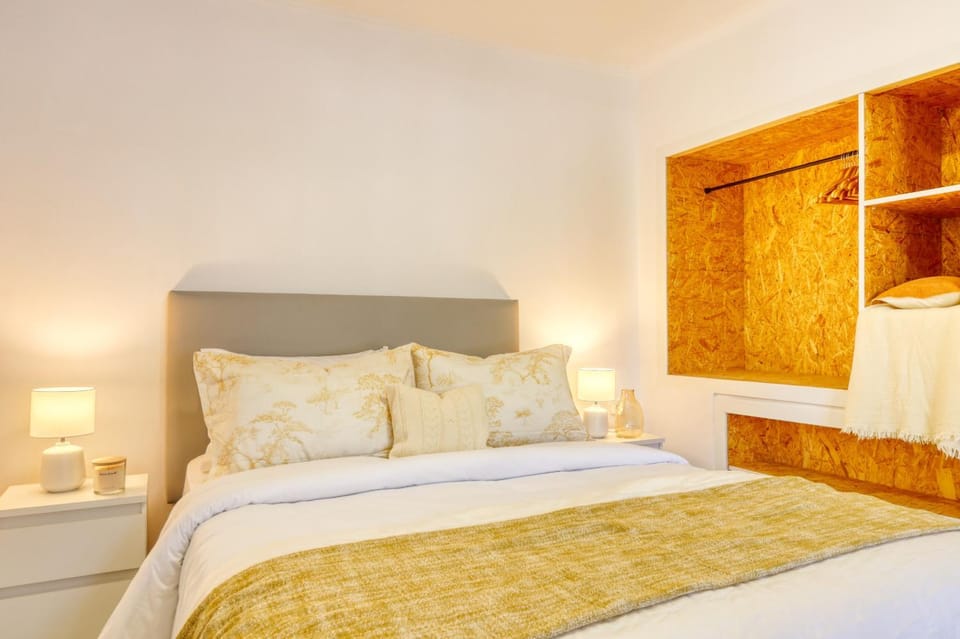 Bed, Bedroom