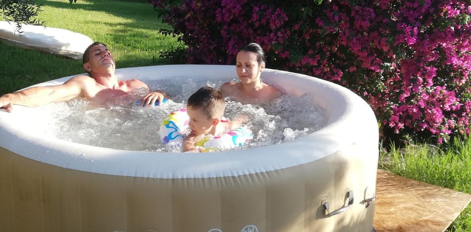 Hot Tub, Spa and wellness centre/facilities