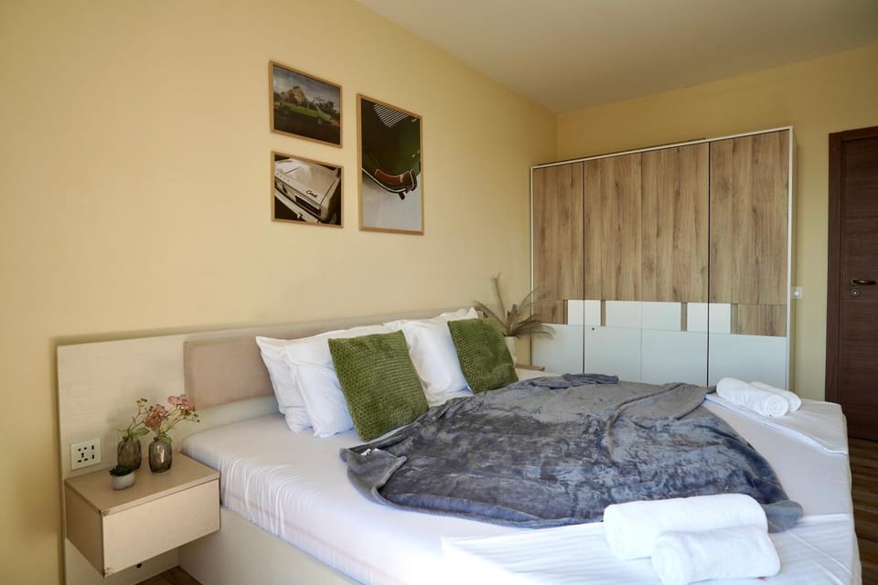 Cozy place with free parking Apartment in Sofia