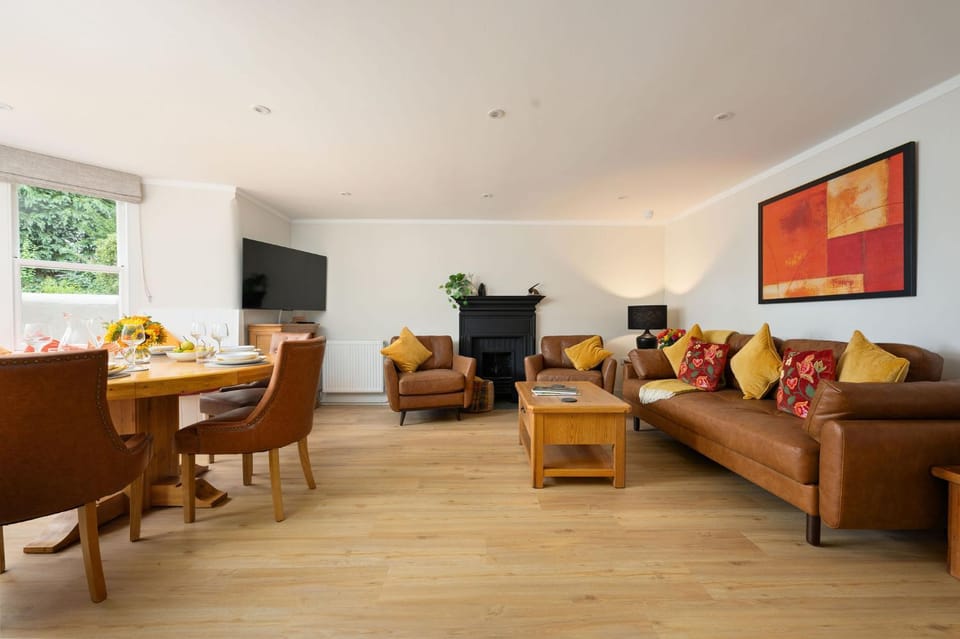 Escape to Serene Georgian Estate, near Edinburgh Apartment in Scotland