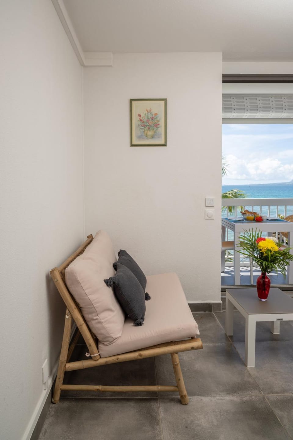 Communal lounge/ TV room, Living room, Seating area, Sea view