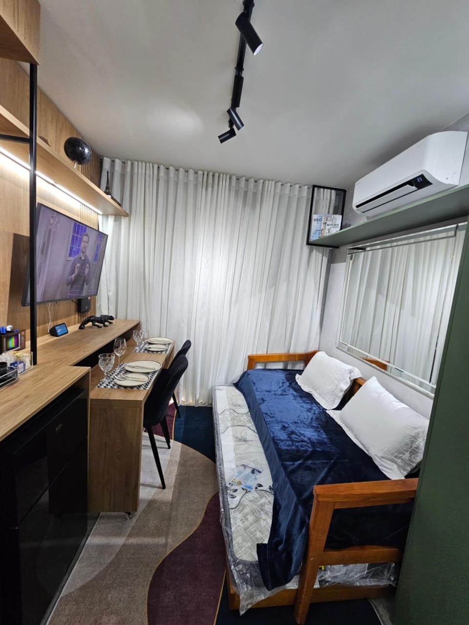 Communal lounge/ TV room, Bed, TV and multimedia, air conditioner