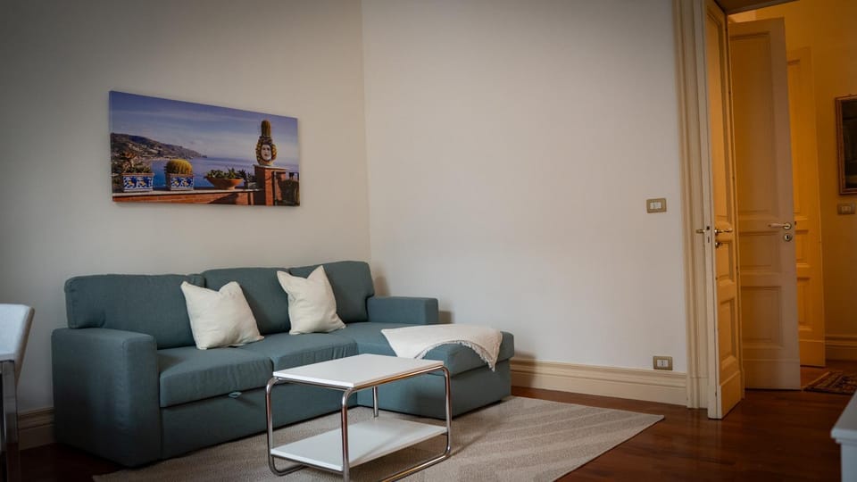 La Dimora al Duomo - Elegant Historic Stay in Centro Catania by Duomo Apartment in Catania