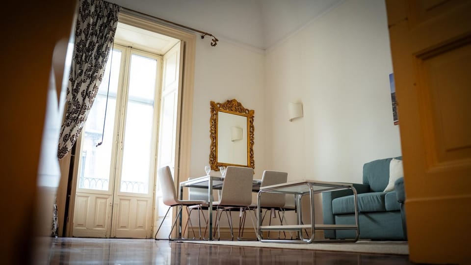 La Dimora al Duomo - Elegant Historic Stay in Centro Catania by Duomo Apartment in Catania