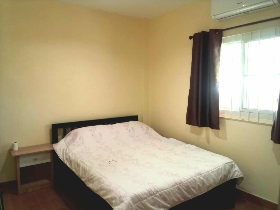 บ้านชาร์มมิ่ง บางเสร่ Charming Bangsaray House in Chon Buri Changwat