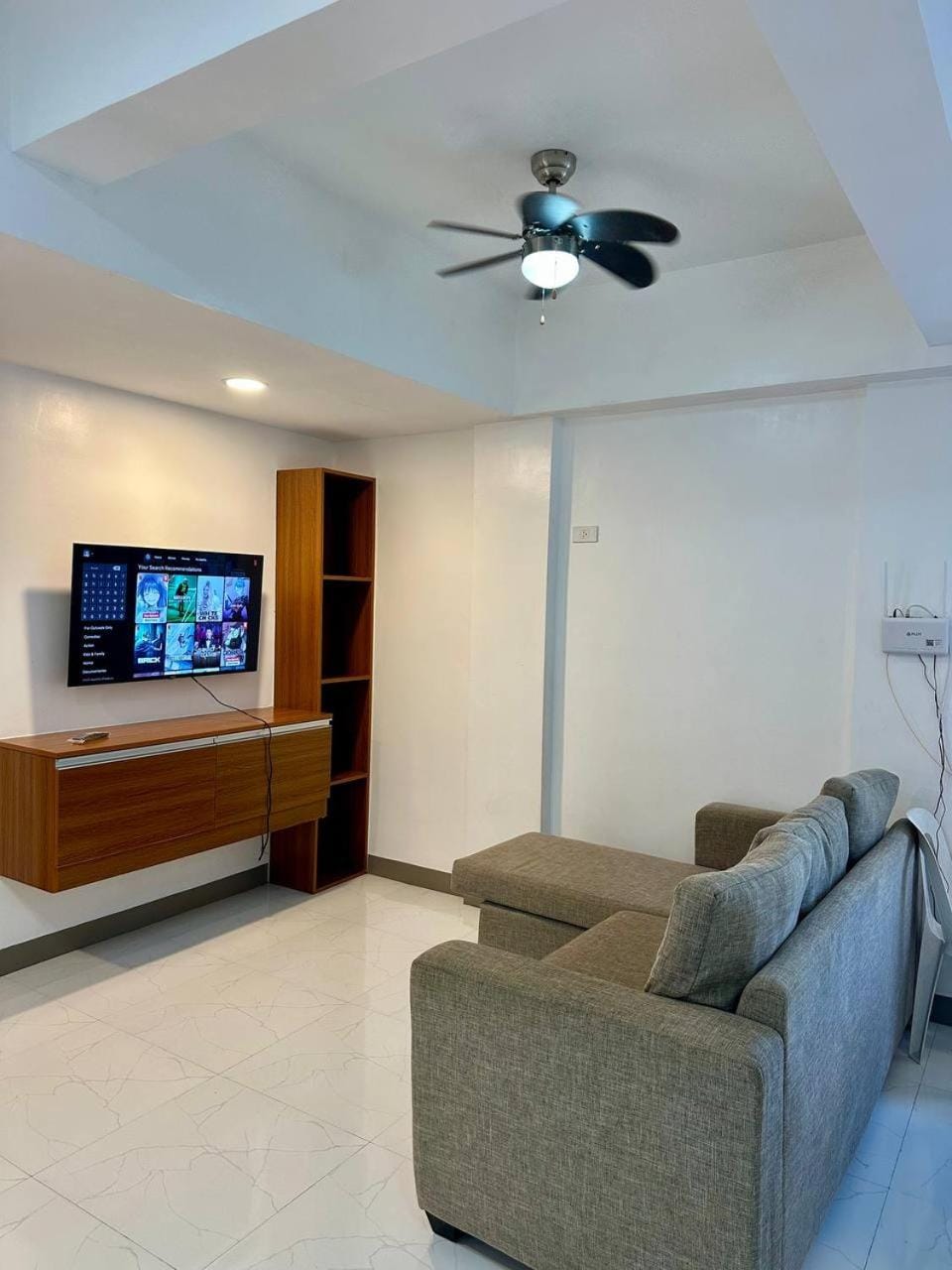 Communal lounge/ TV room, Communal lounge/ TV room, TV and multimedia, Living room, Seating area, Evening entertainment