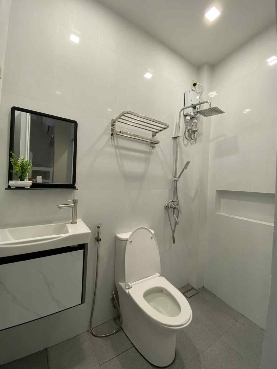 Shower, Toilet, Bathroom