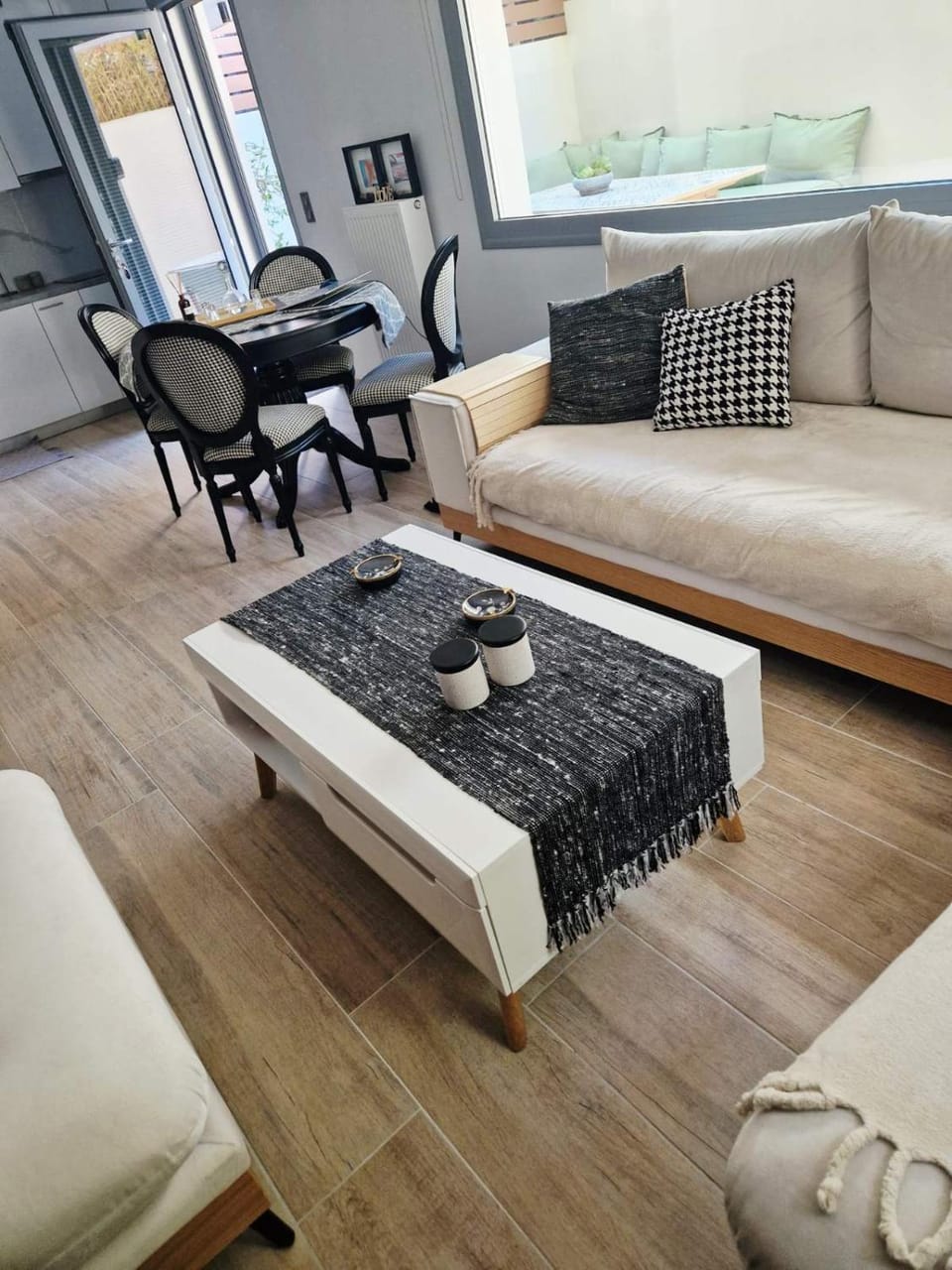 Cozy and bright apartment with private yard Apartment in Heraklion
