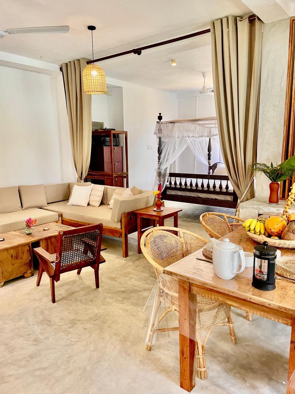 Living room, Dining area
