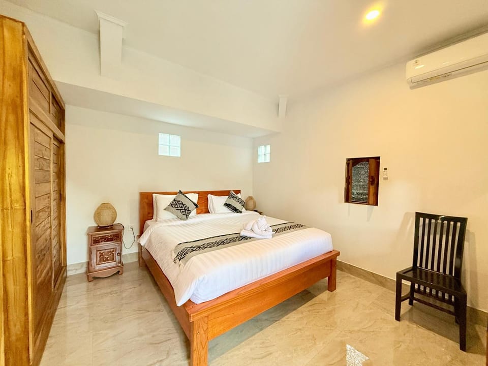 Bed, Living room, air conditioner