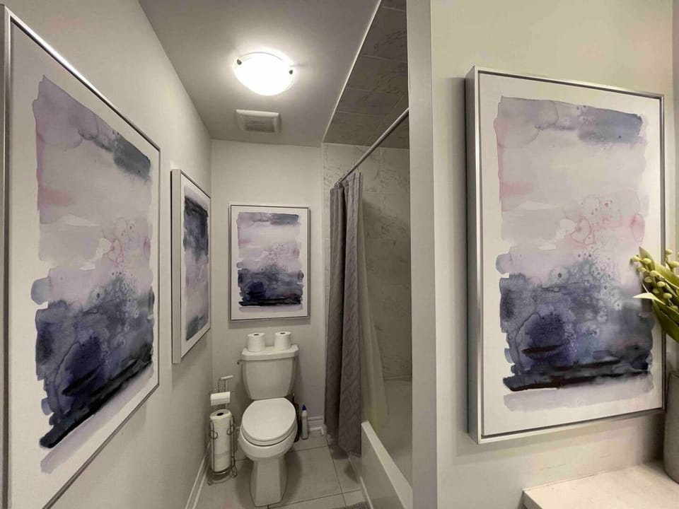 Toilet, Bathroom, Decorative detail