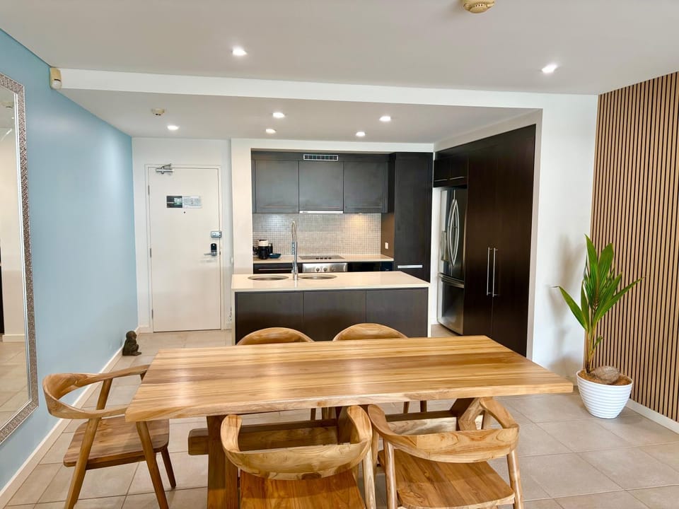 Lagoon Swimout 2BRM - Absolute Pool Front - Tropical Paradise -in Sea Temple Pt Douglas Apartment in Port Douglas