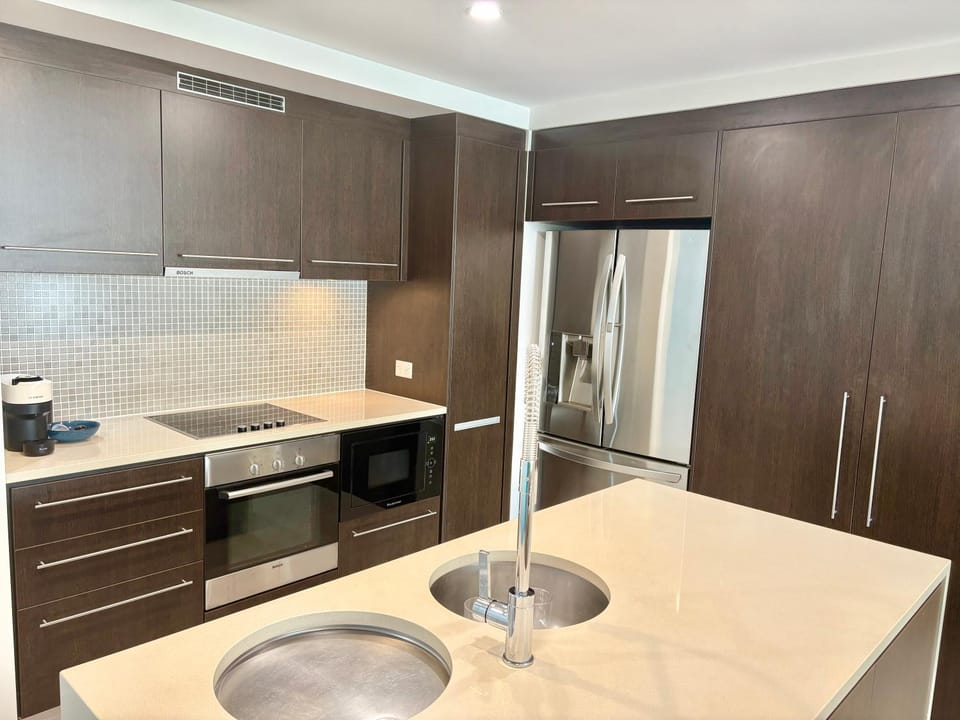 Lagoon Swimout 2BRM - Absolute Pool Front - Tropical Paradise -in Sea Temple Pt Douglas Apartment in Port Douglas