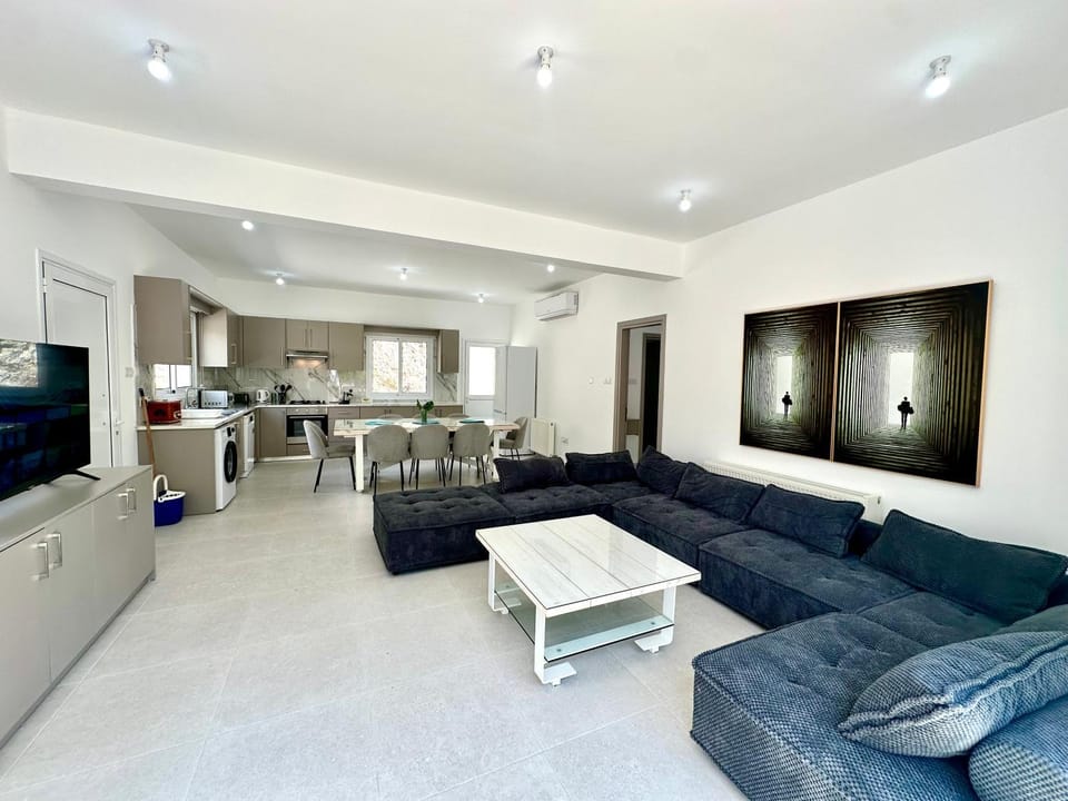Home in the Hills House in Limassol District