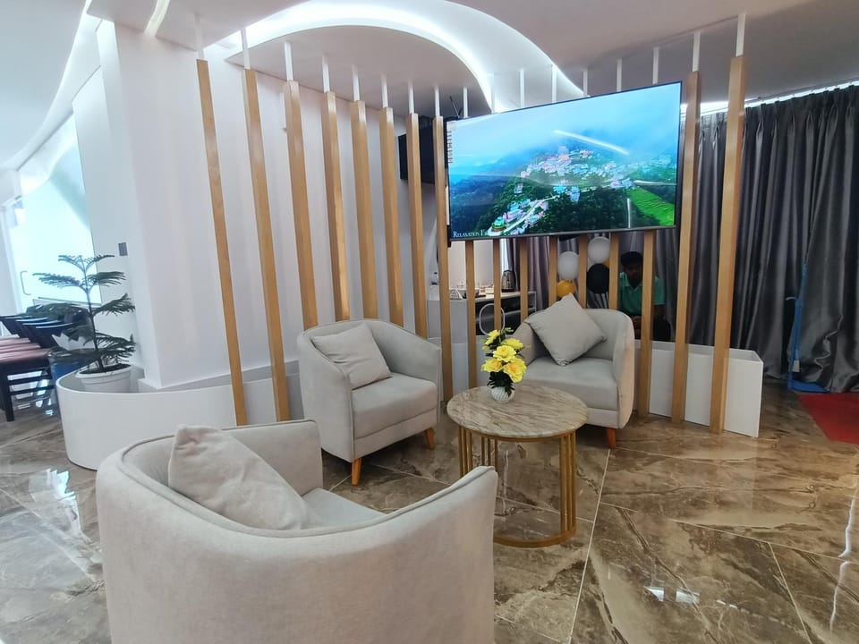 Communal lounge/ TV room, TV and multimedia, Seating area