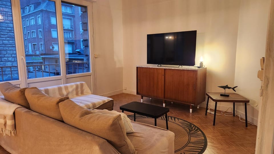 Bel appartement en centre-ville de Lisieux, 2 chambres, wifi Apartment in Lisieux