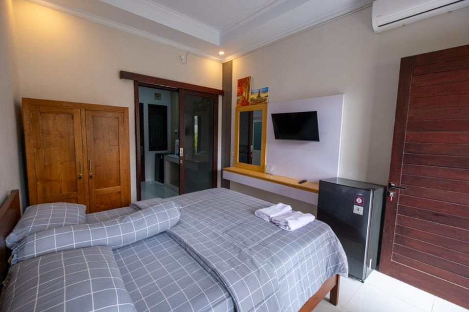 Bed, TV and multimedia, Photo of the whole room, Bedroom, wardrobe, air conditioner