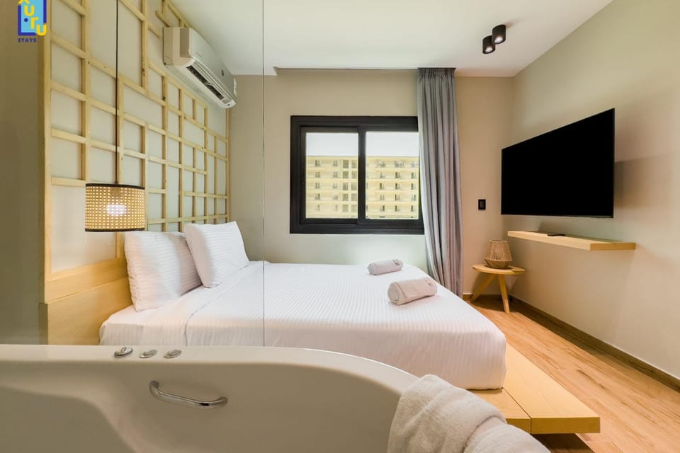 The 1BDR Layover Lounge w Jacuzzi 5min to CAI Airport Apartment in Cairo