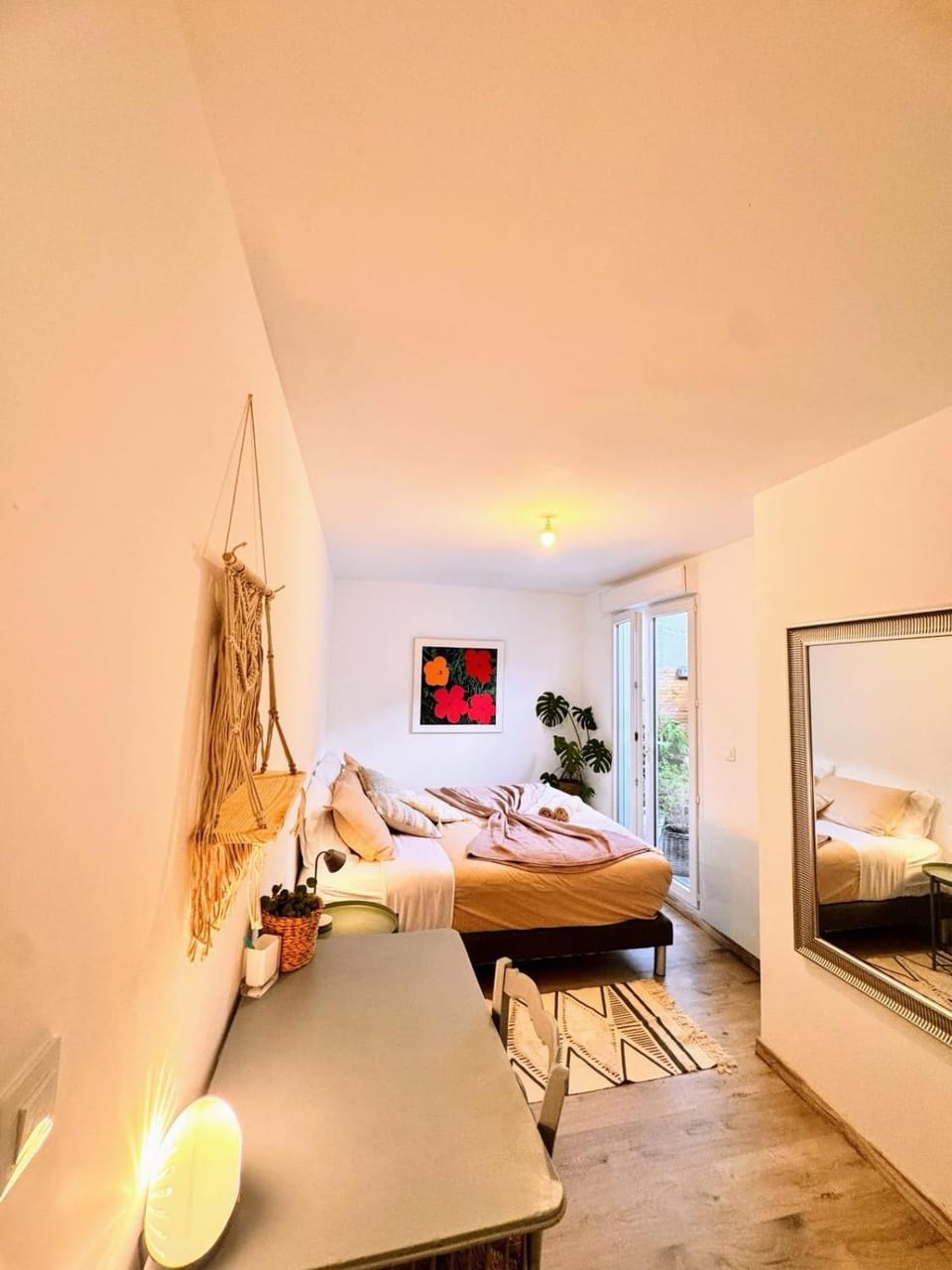 Bed, Photo of the whole room, Bedroom