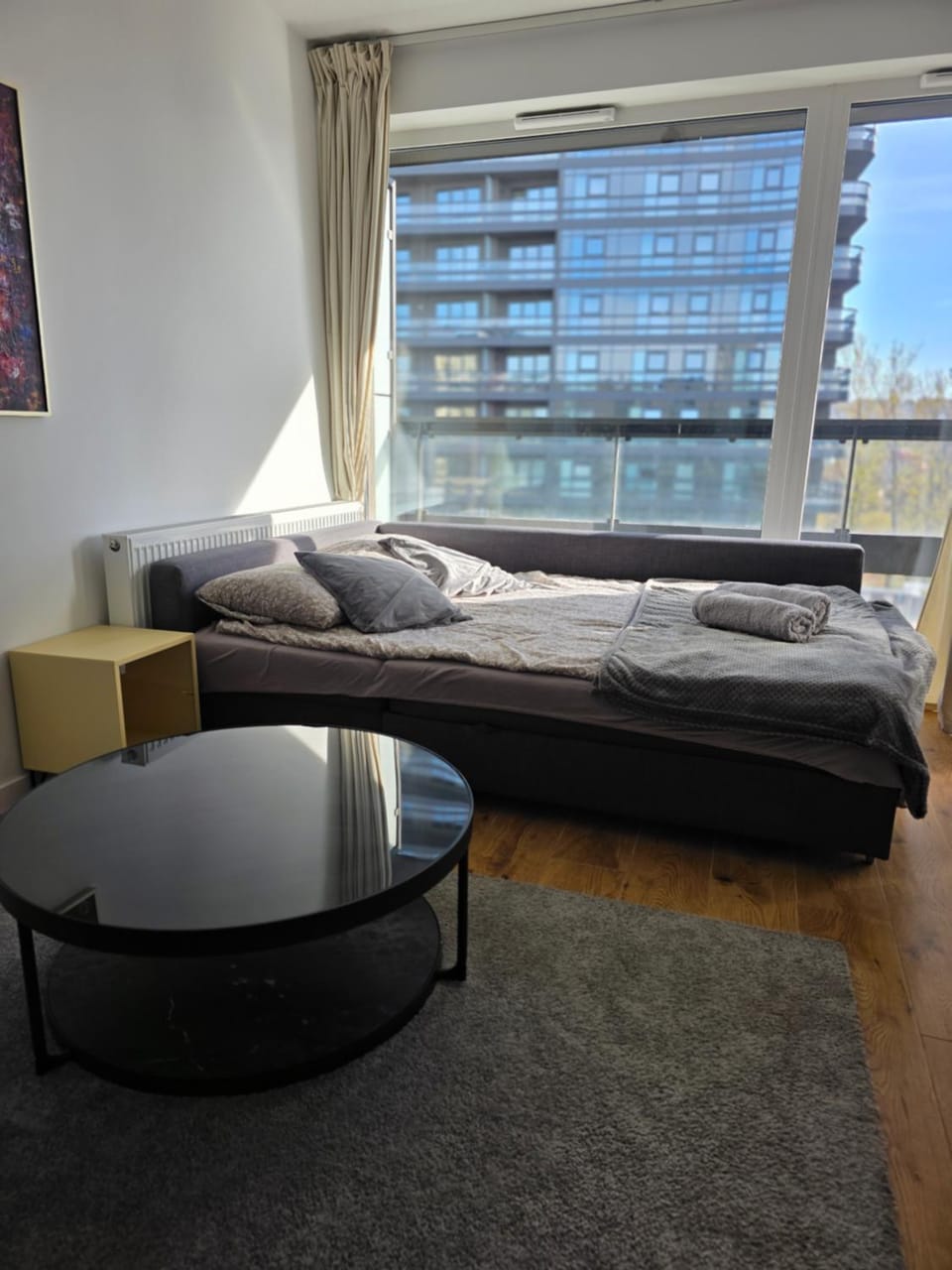 Bed, Living room, Photo of the whole room, Seating area, Bedroom