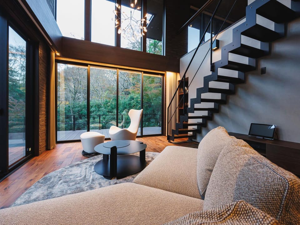 View (from property/room), Balcony/Terrace, Living room