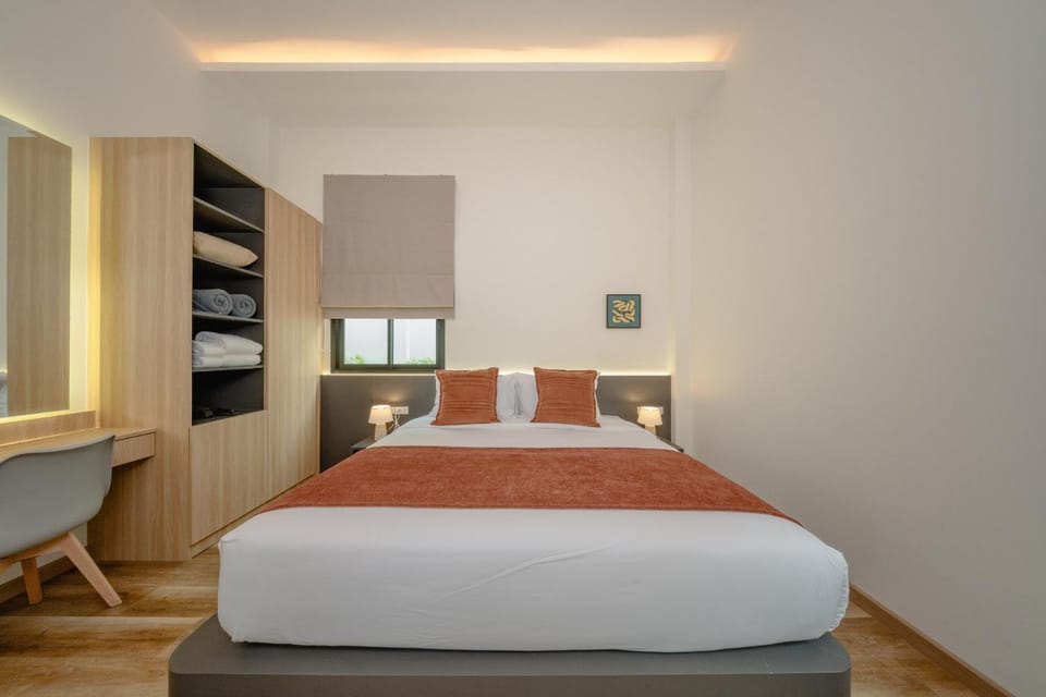 Bed, Photo of the whole room, Bedroom